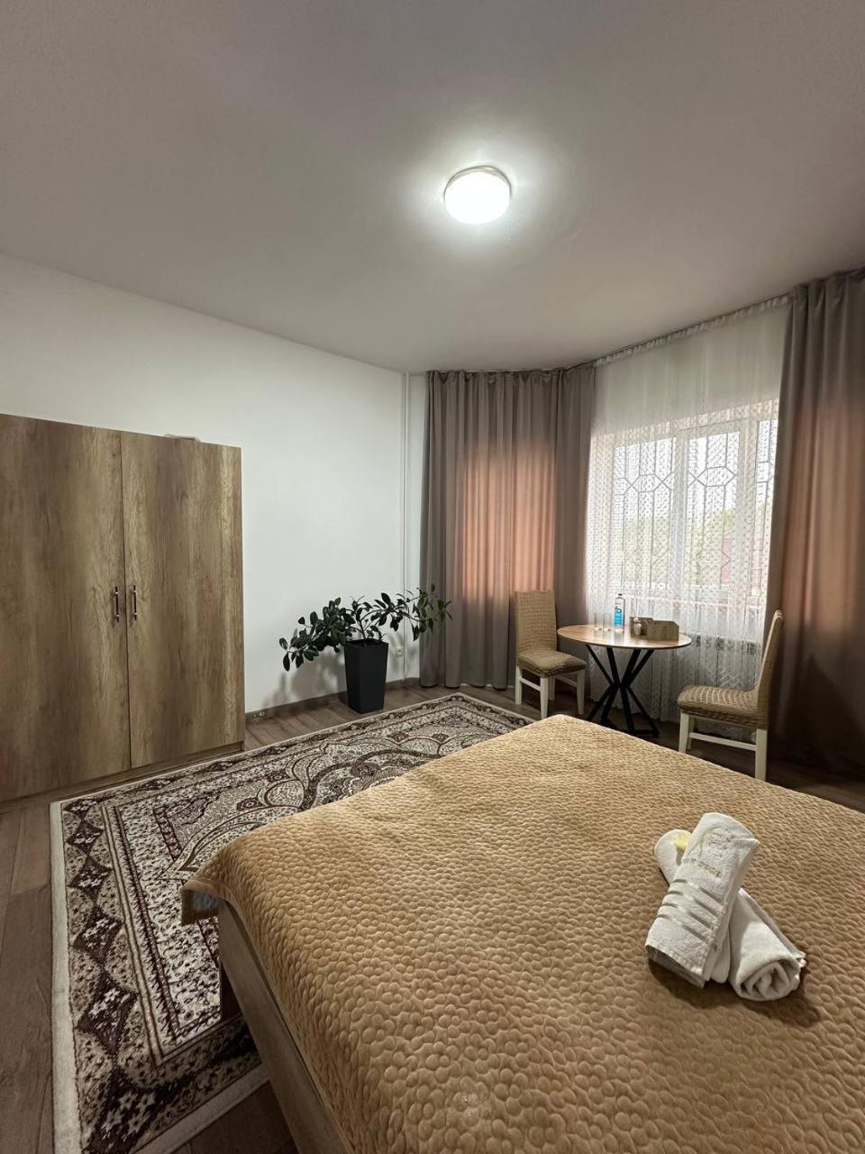Amanat Guest House บิชเคก ภายนอก รูปภาพ