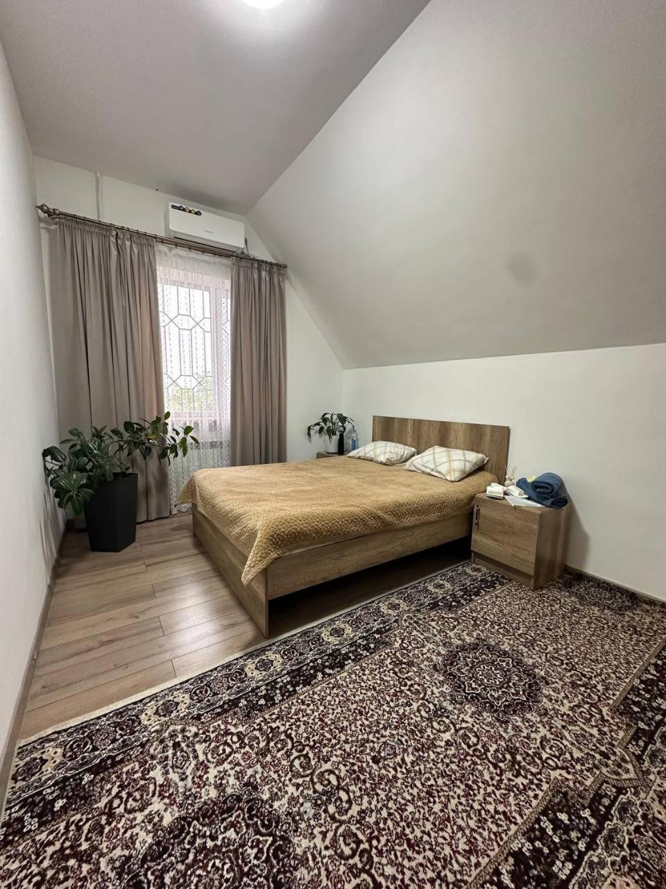 Amanat Guest House บิชเคก ภายนอก รูปภาพ