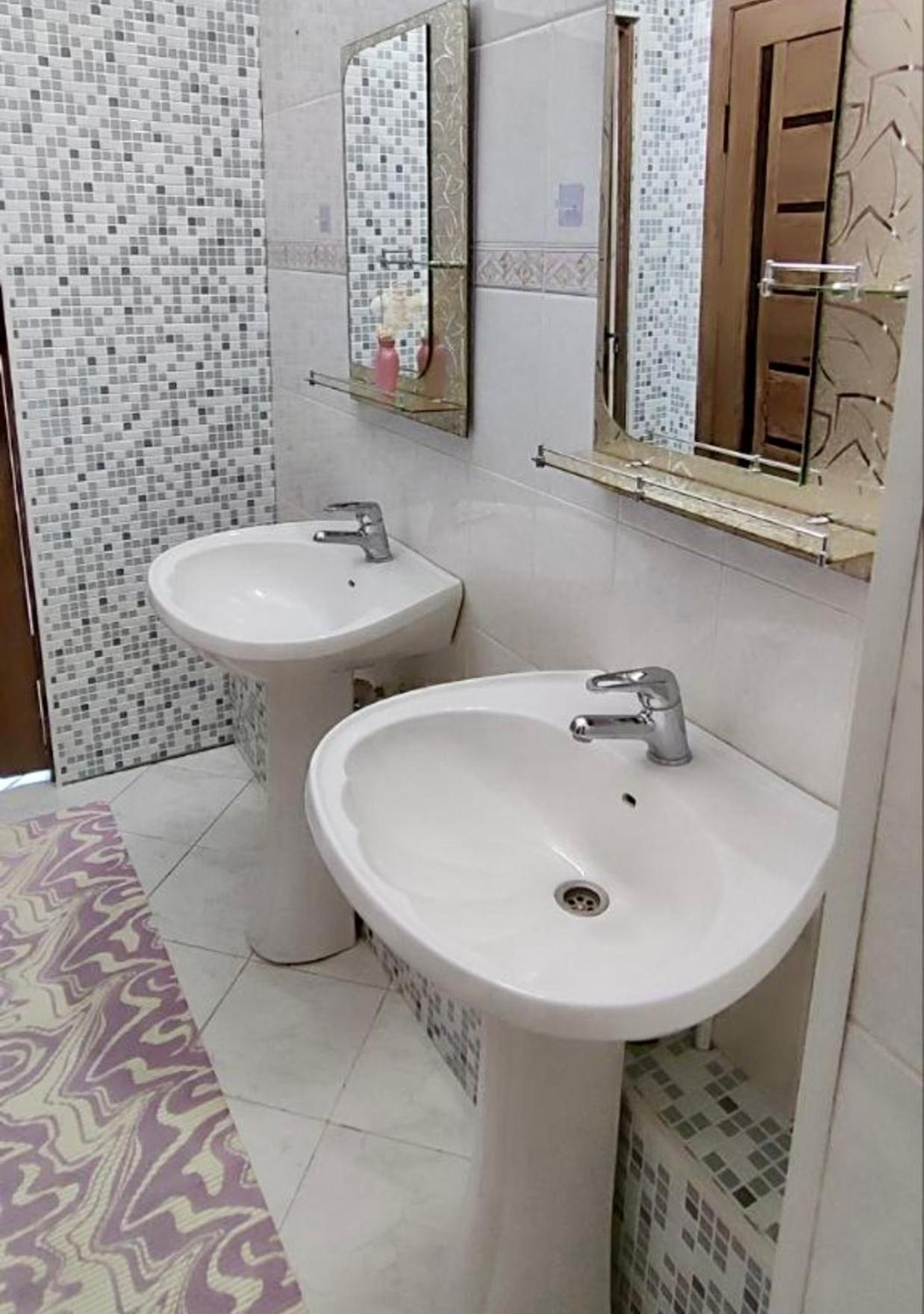 Amanat Guest House บิชเคก ภายนอก รูปภาพ